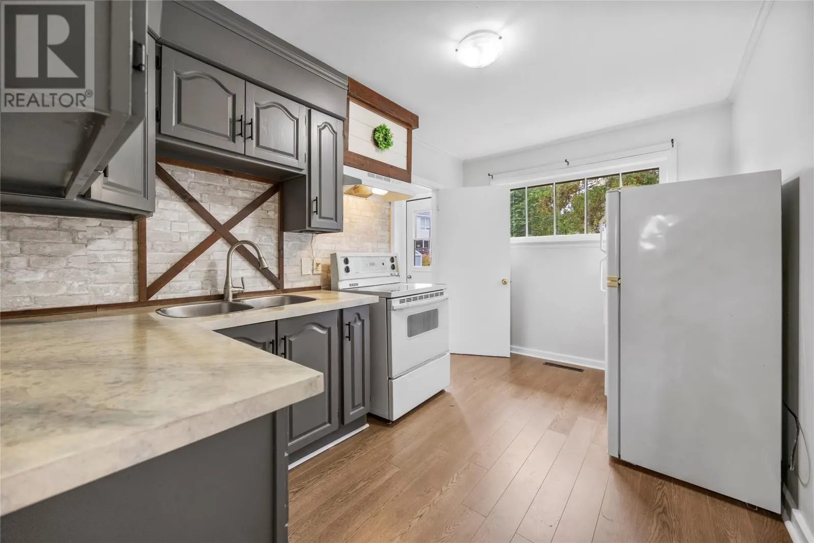 11 Anderson Avenue