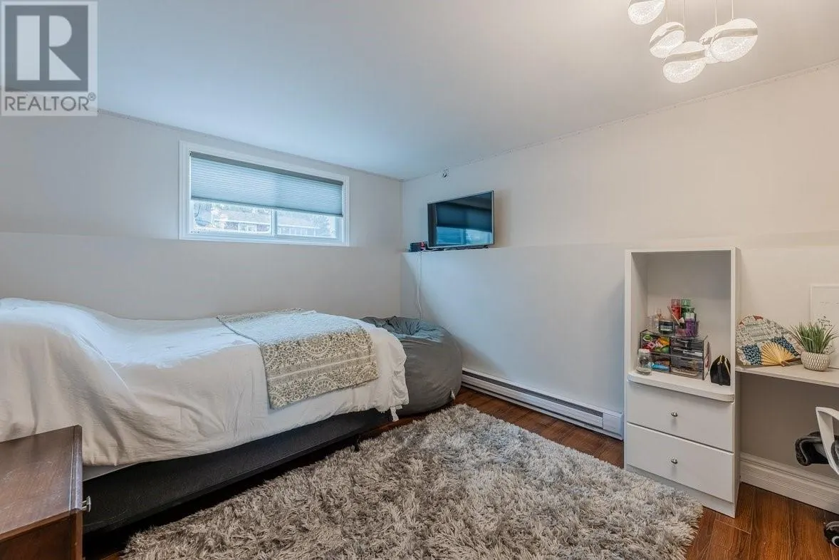 2 Sunset Street