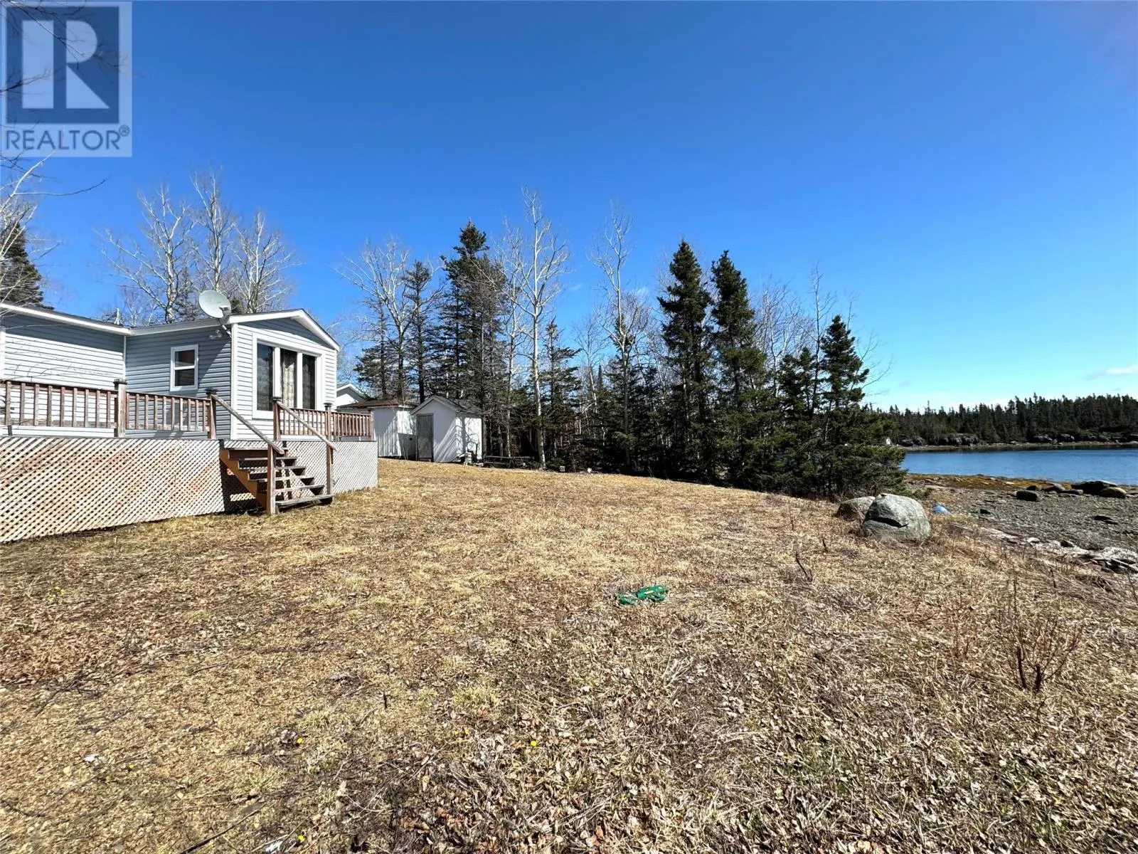 4 Deep Cove Road