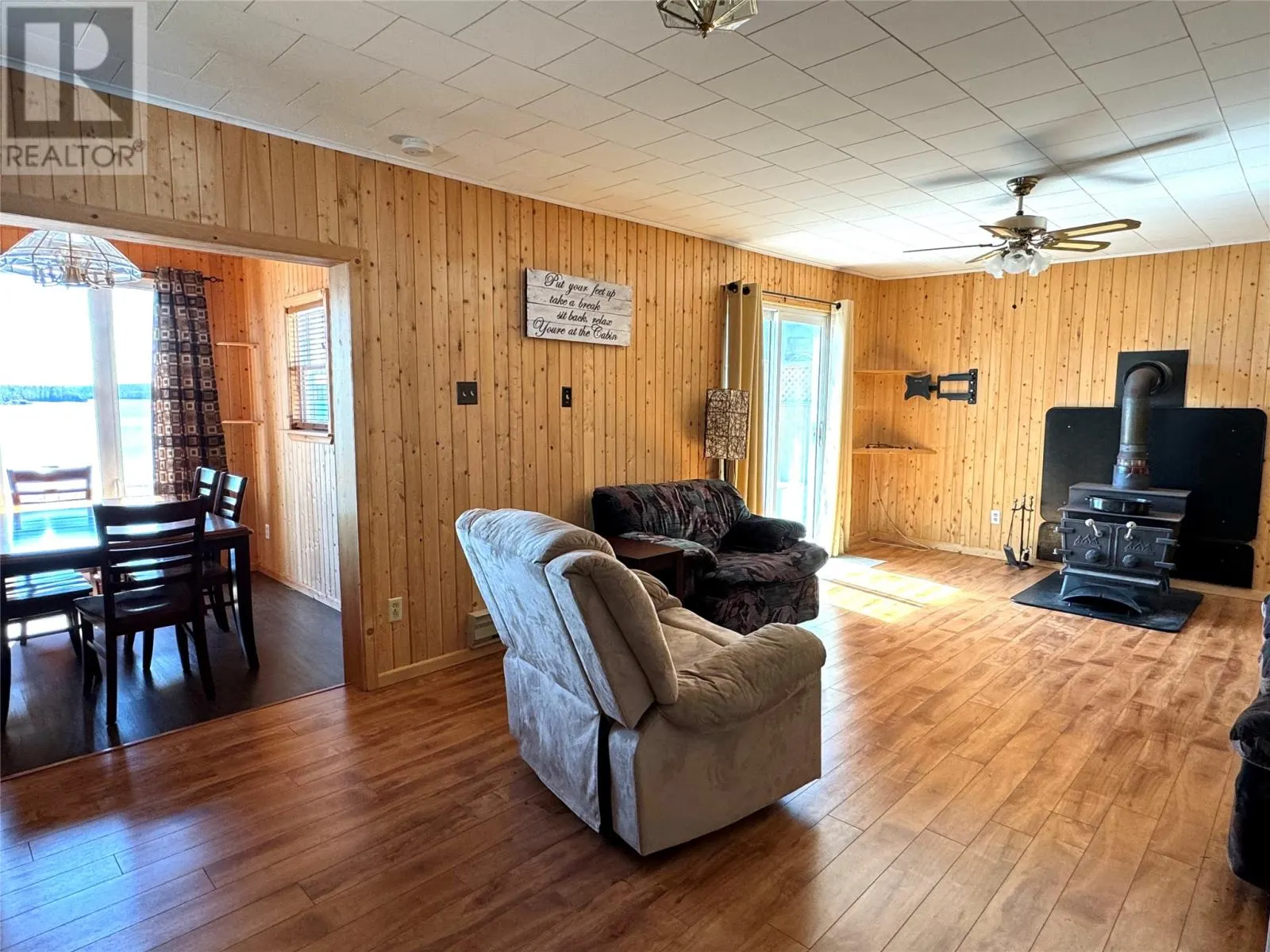 4 Deep Cove Road