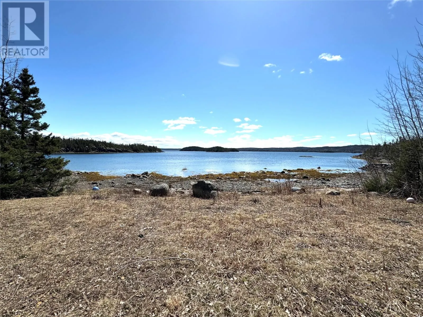 4 Deep Cove Road