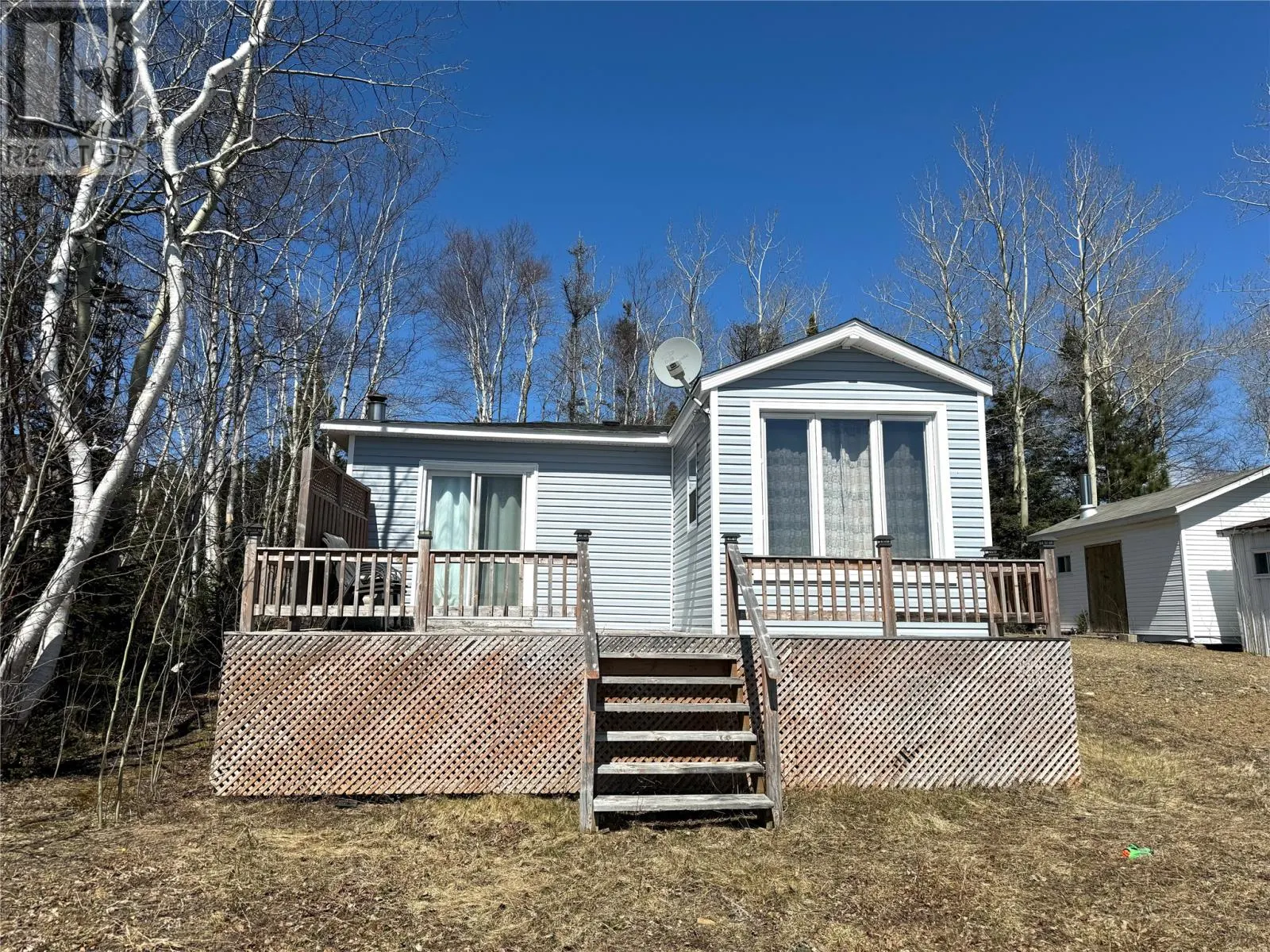 4 Deep Cove Road