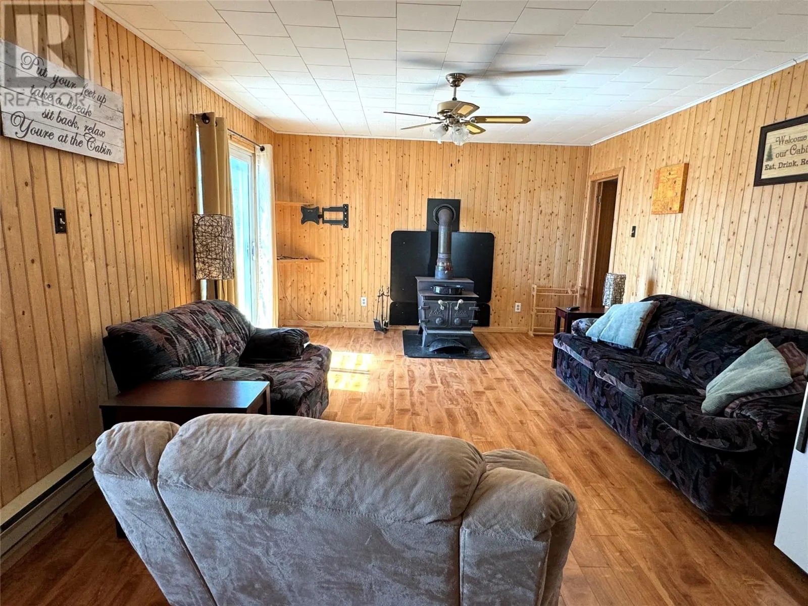 4 Deep Cove Road