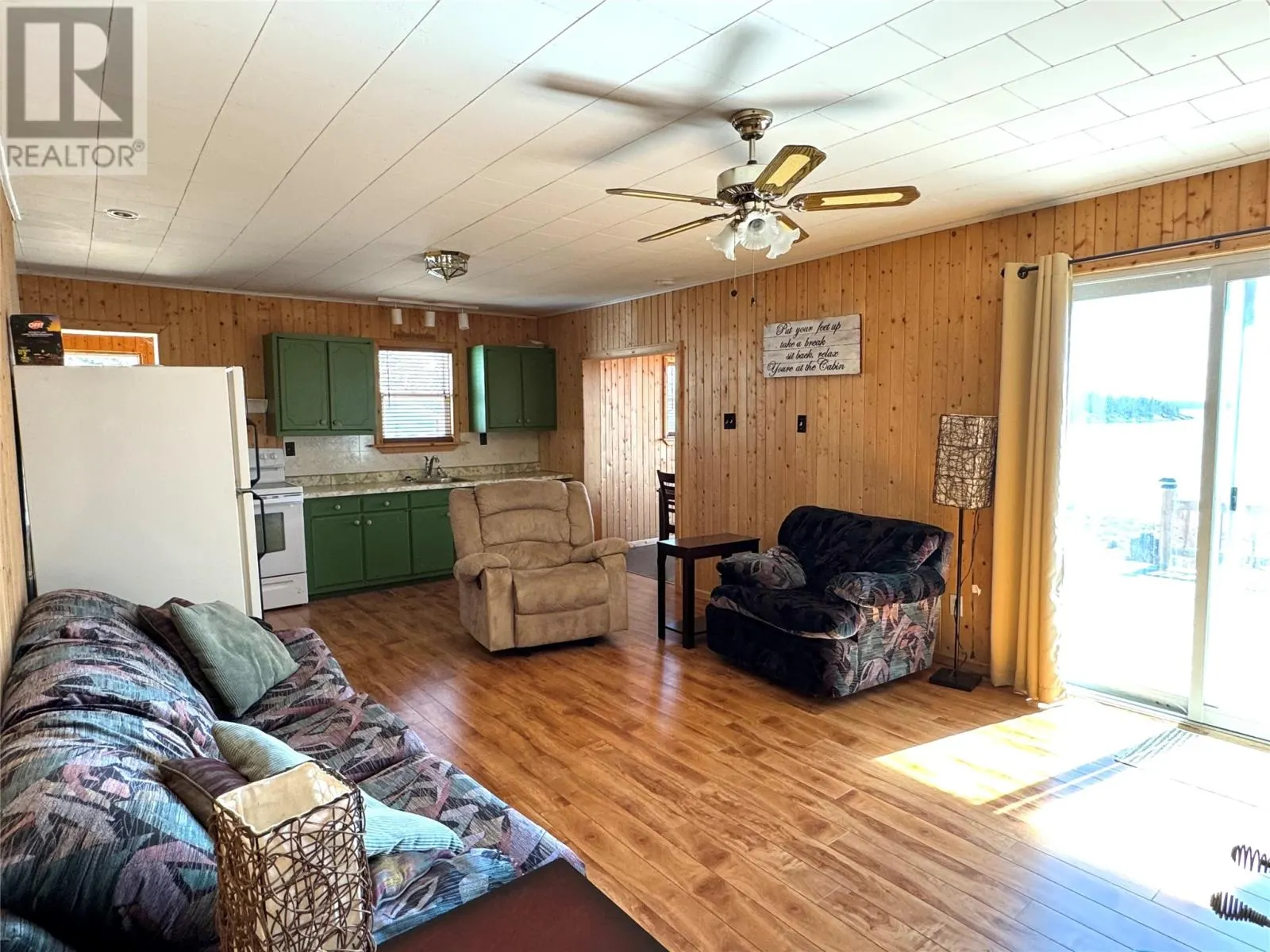 4 Deep Cove Road
