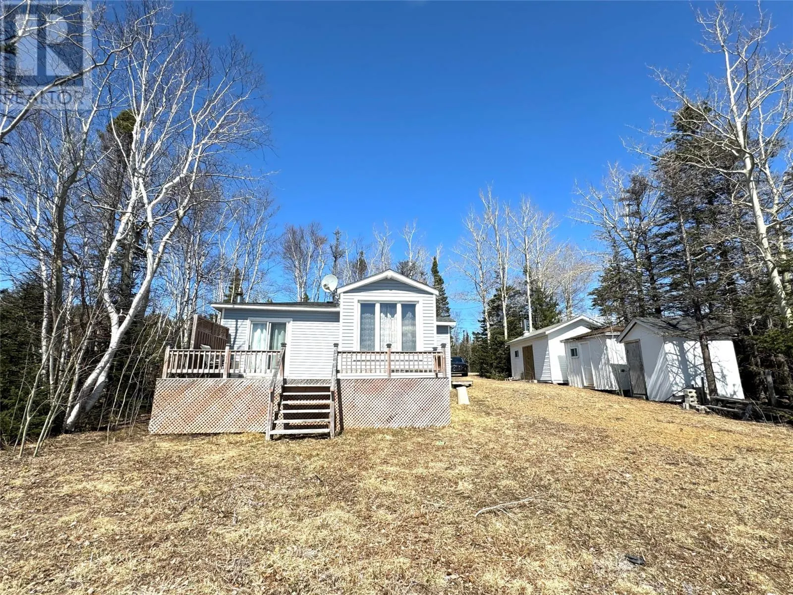 4 Deep Cove Road