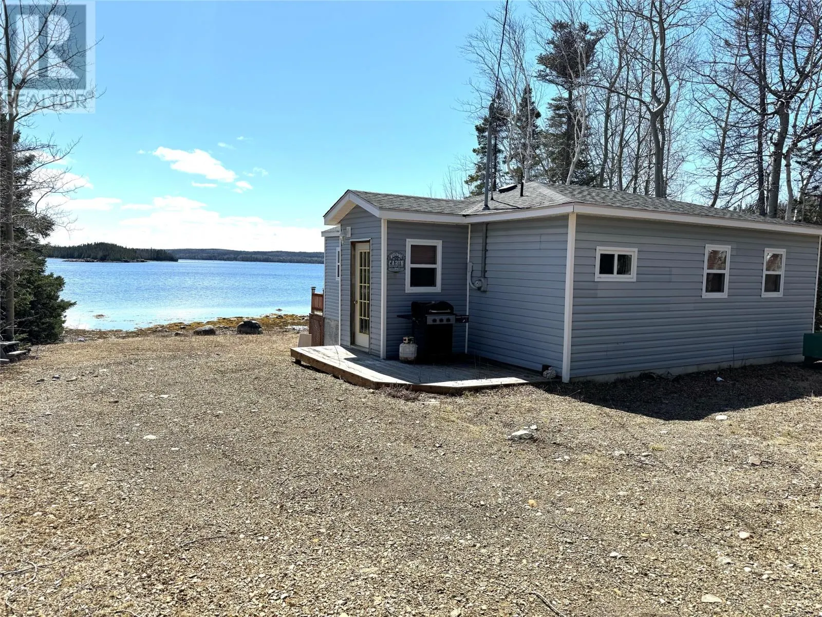 4 Deep Cove Road
