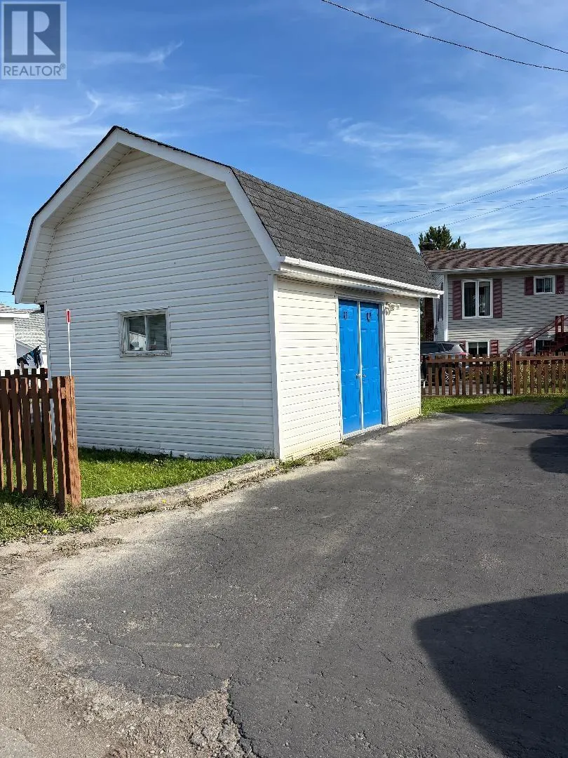 23 Middle Road