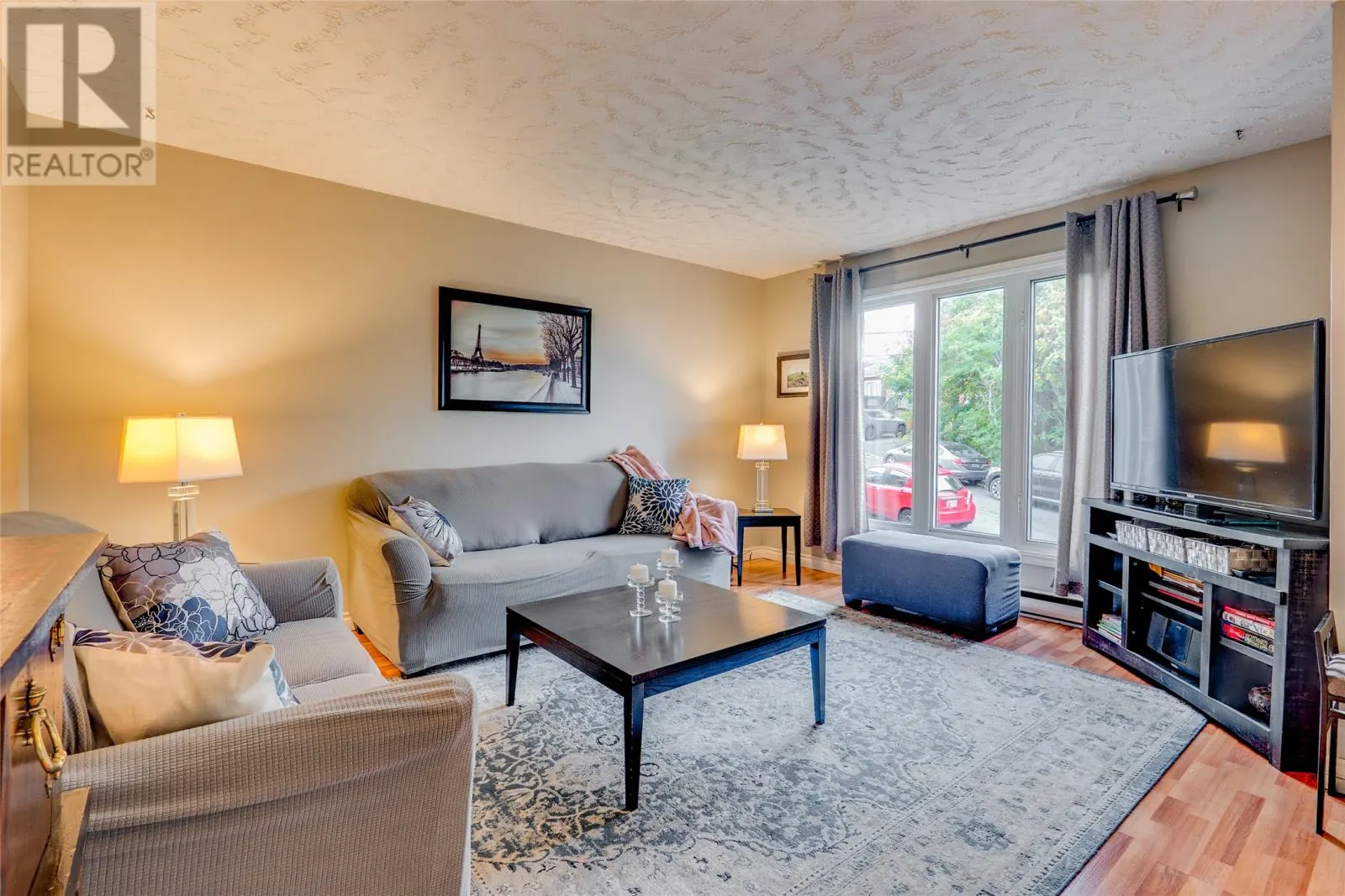21b Chapman Crescent