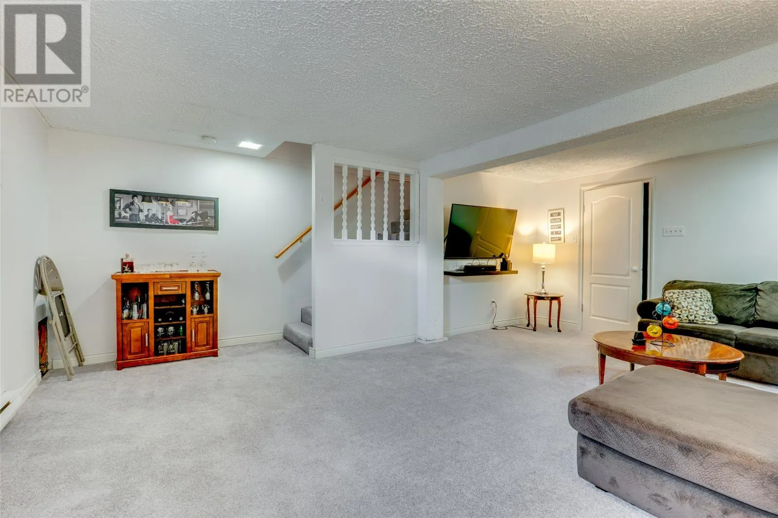 21b Chapman Crescent