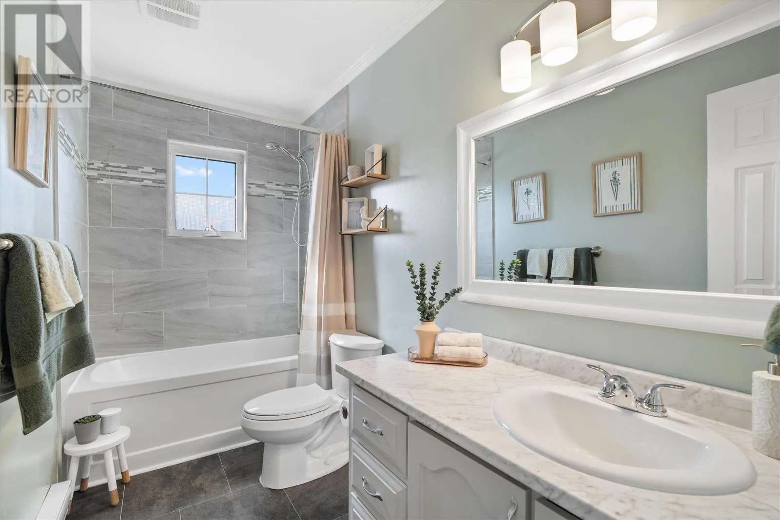 32 Windfall Crescent