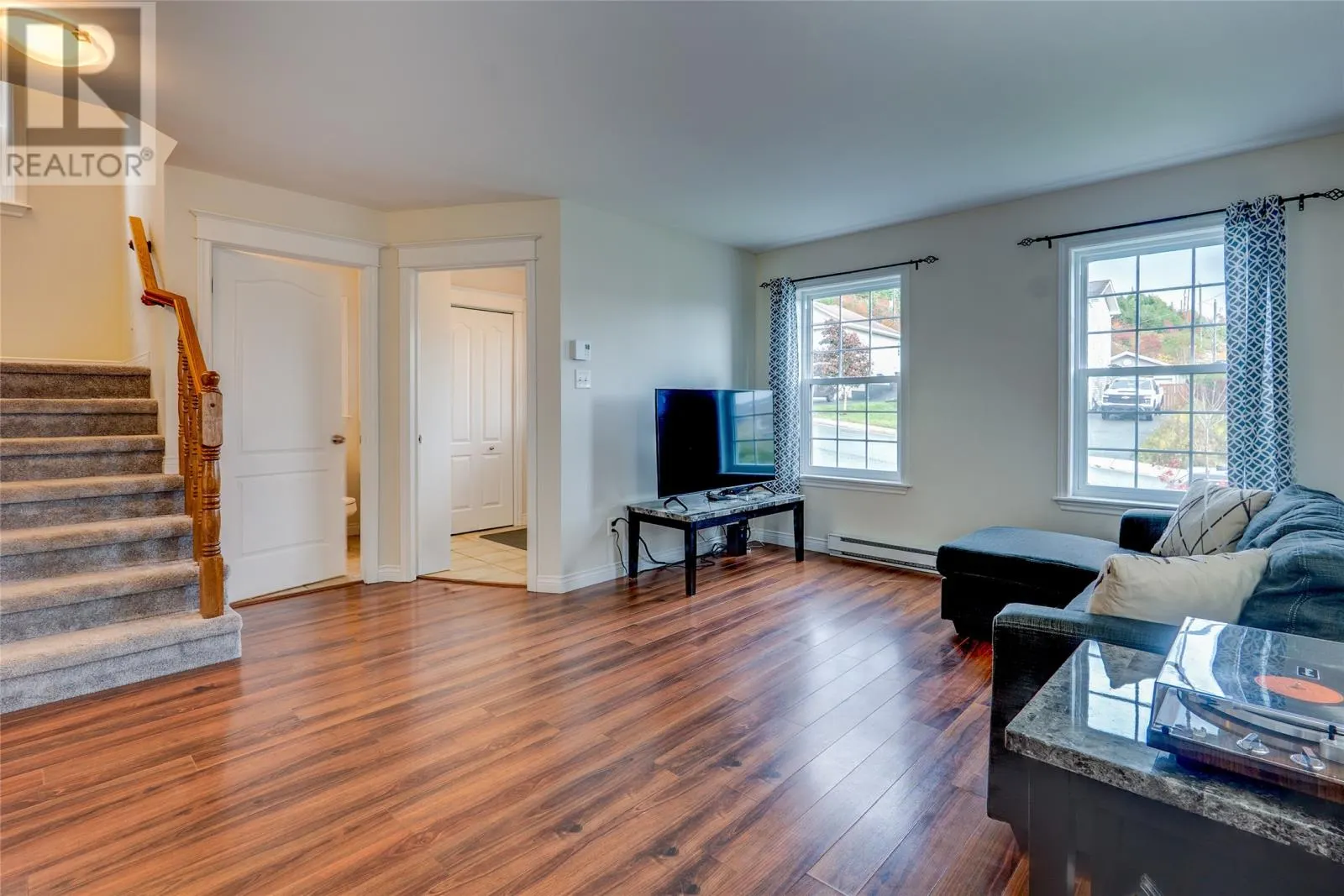 7 Hayfield Place