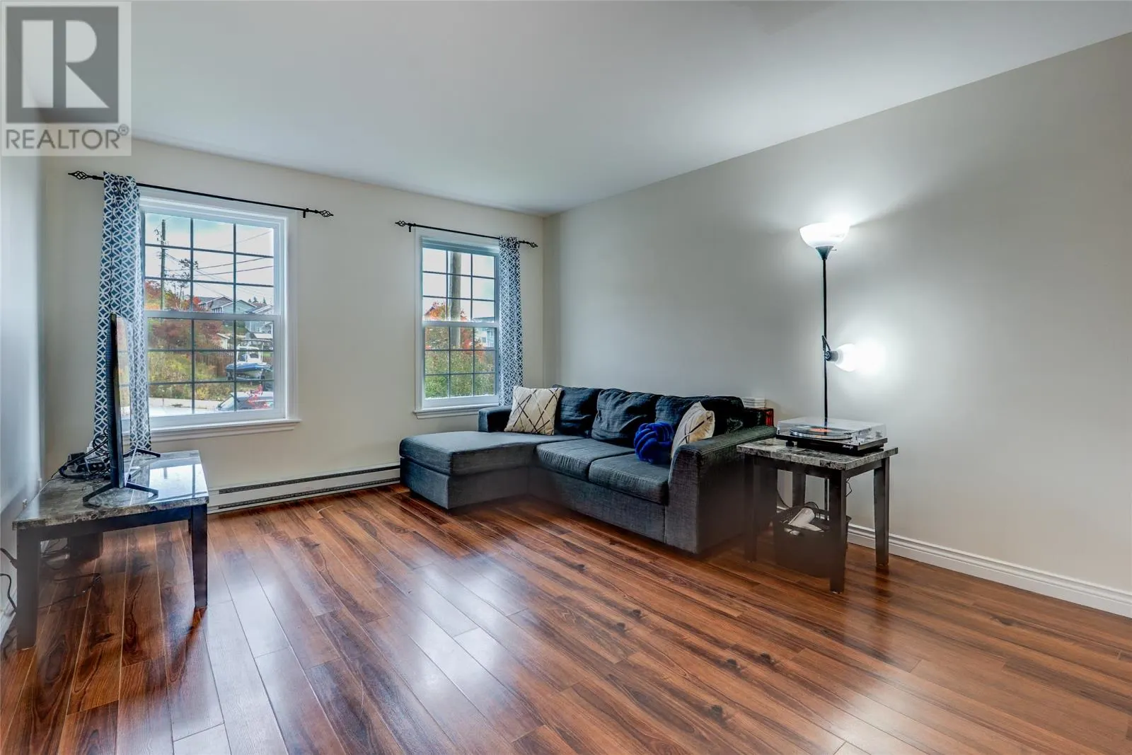 7 Hayfield Place