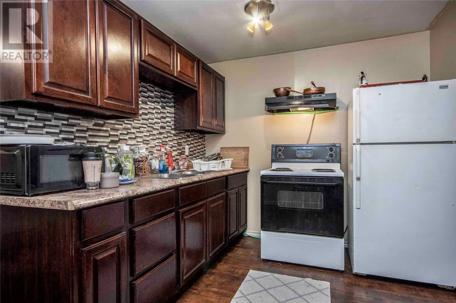 6 Chimo Place