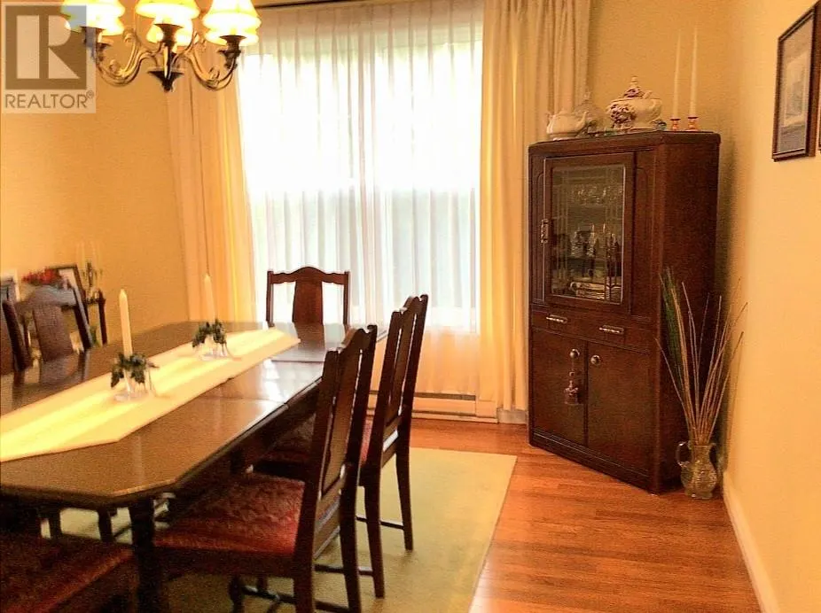 6 Nathaniel Drive