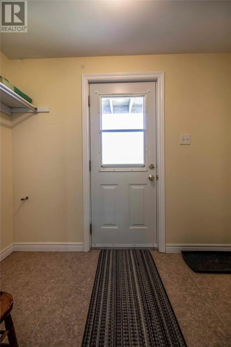 6 Nathaniel Drive