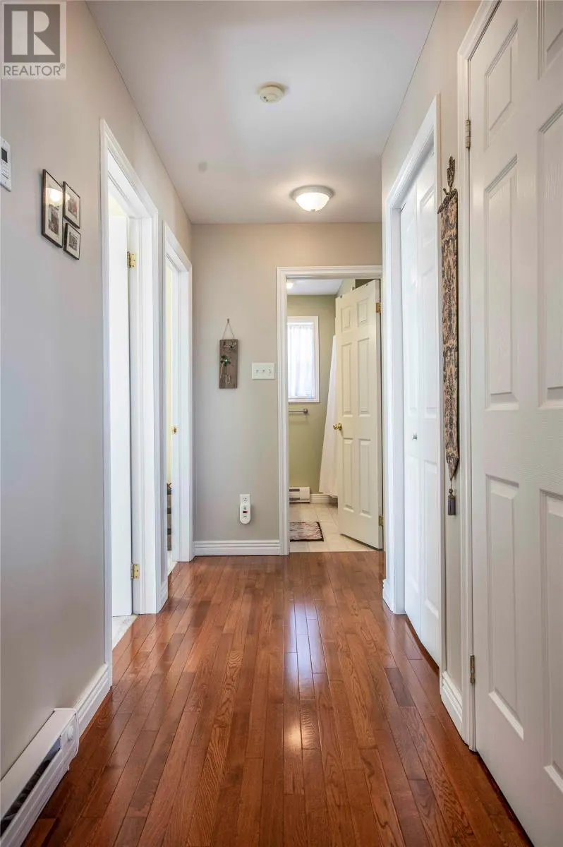 6 Nathaniel Drive