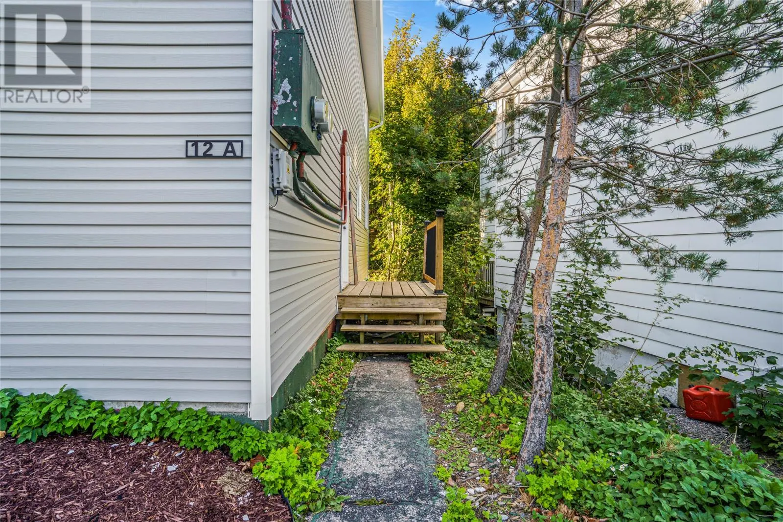 12A Cornwall Avenue