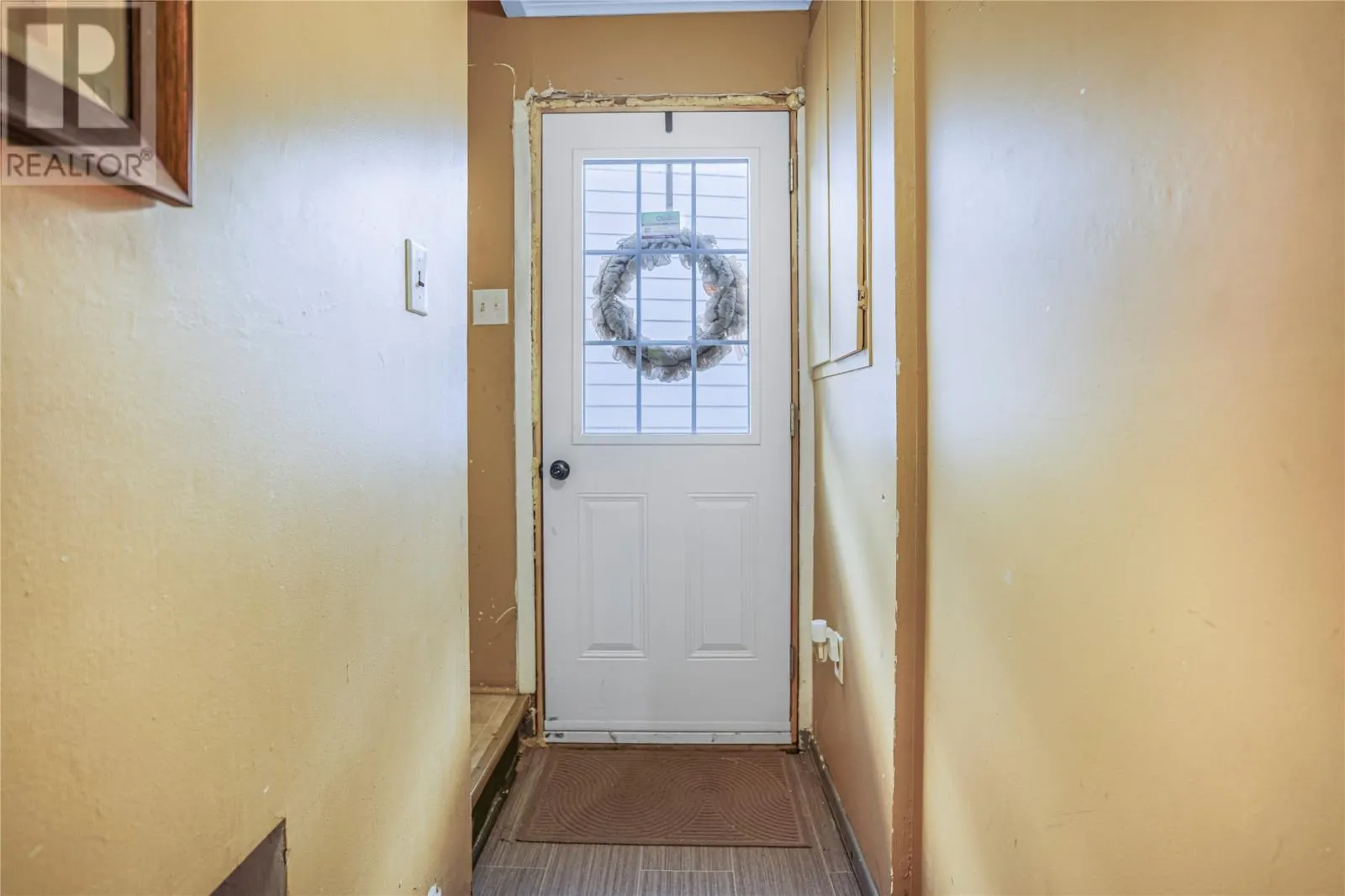 12A Cornwall Avenue