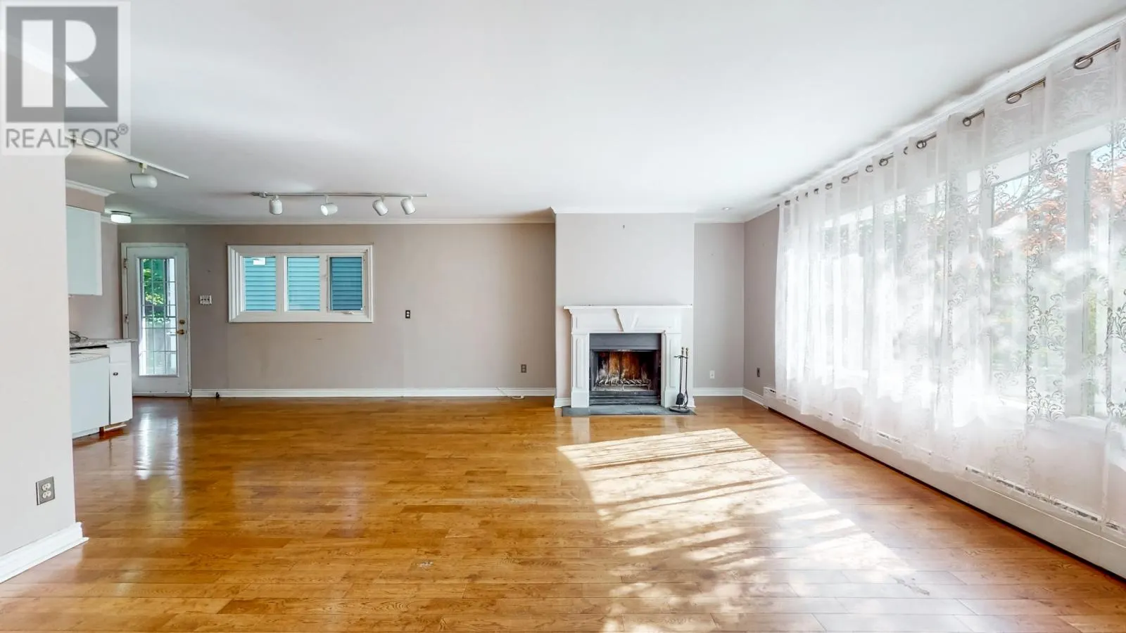 12 Conway Crescent