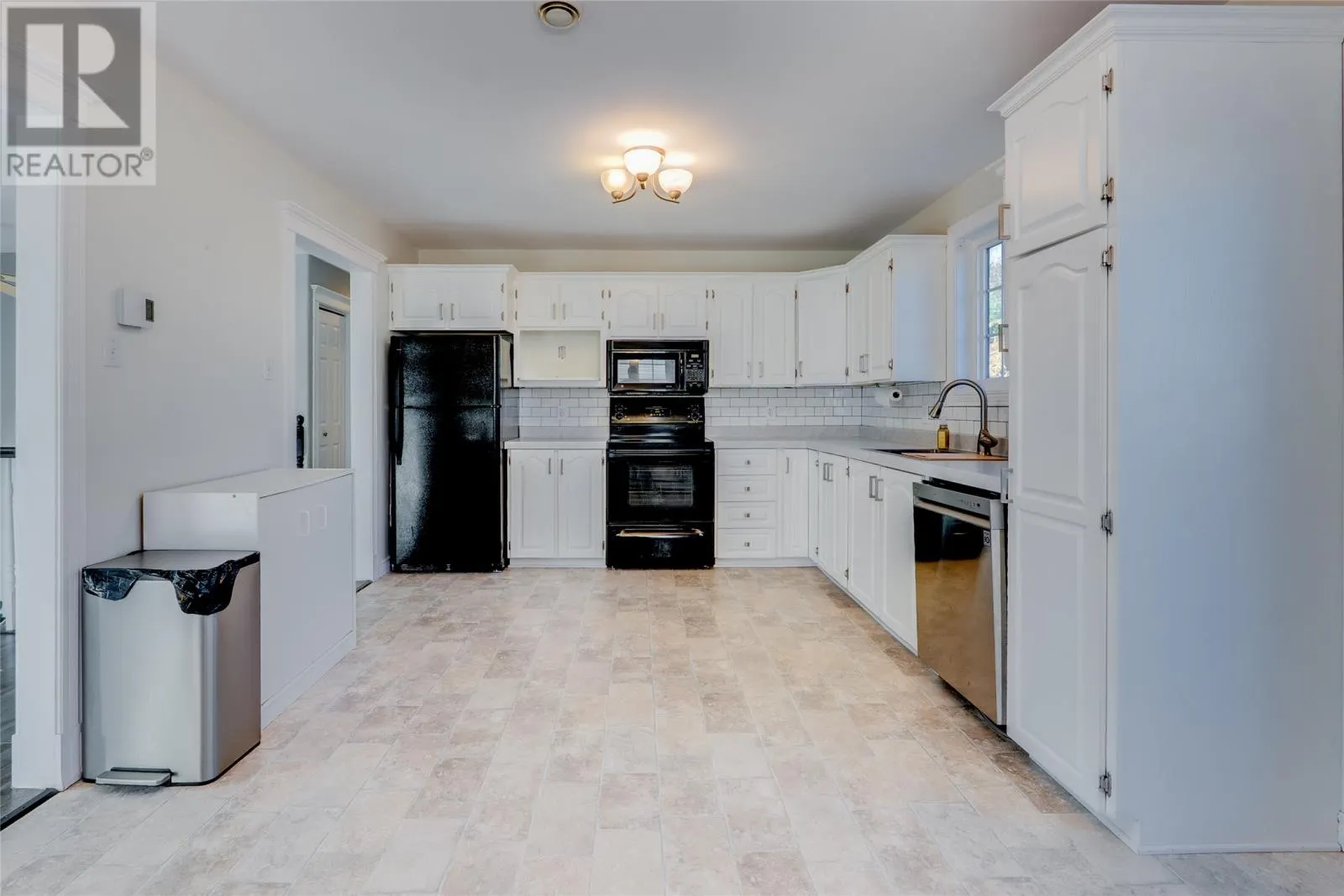 123 Chamberlains Road