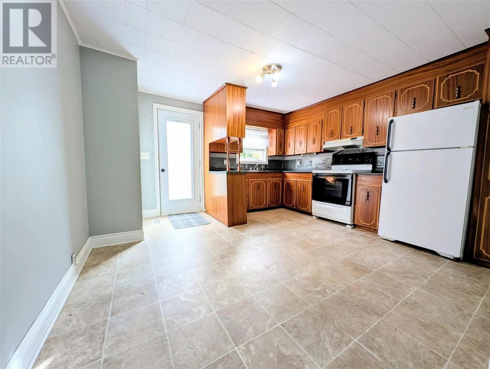10 Bayview Heights