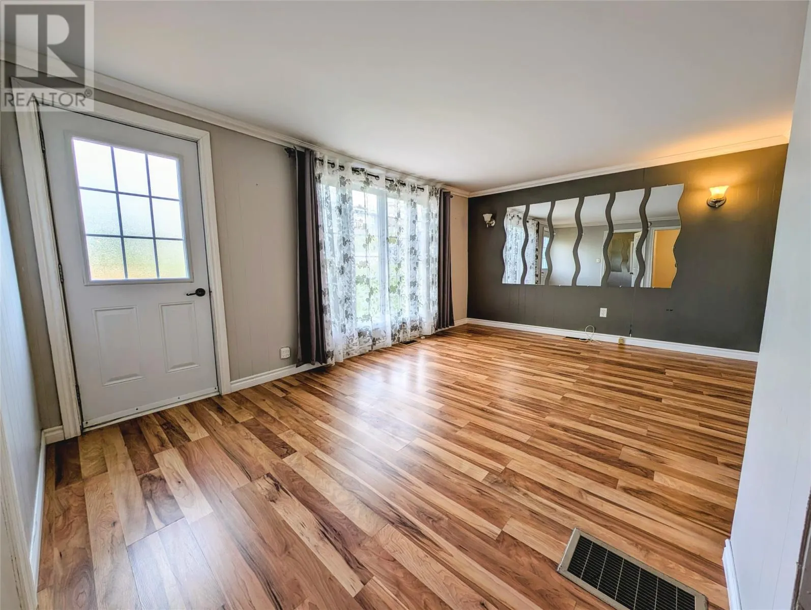 10 Bayview Heights