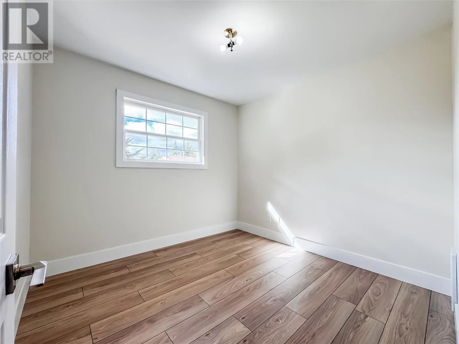 25 Eagle Road