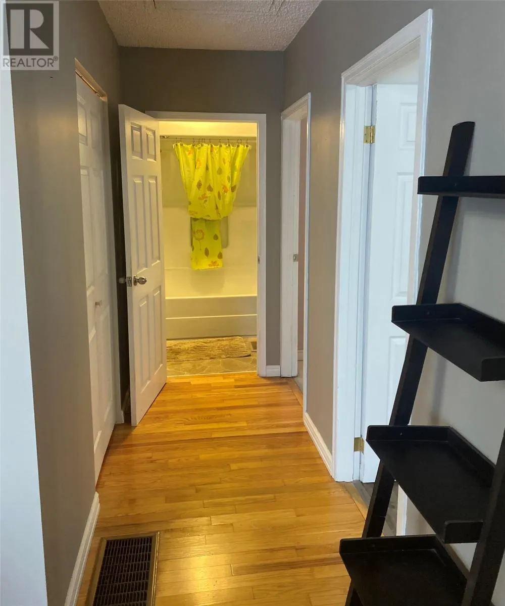 17 Hillcrest Drive
