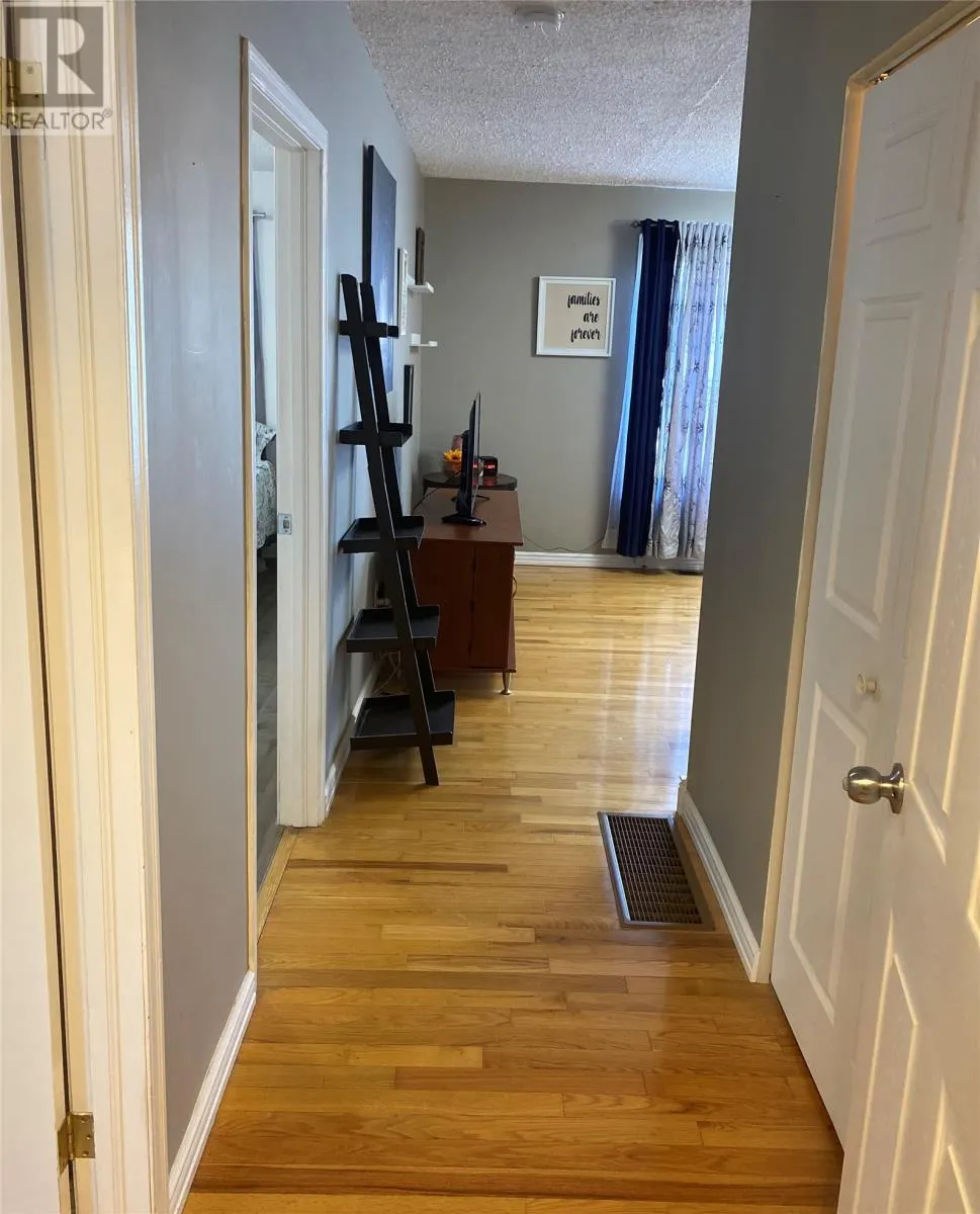 17 Hillcrest Drive
