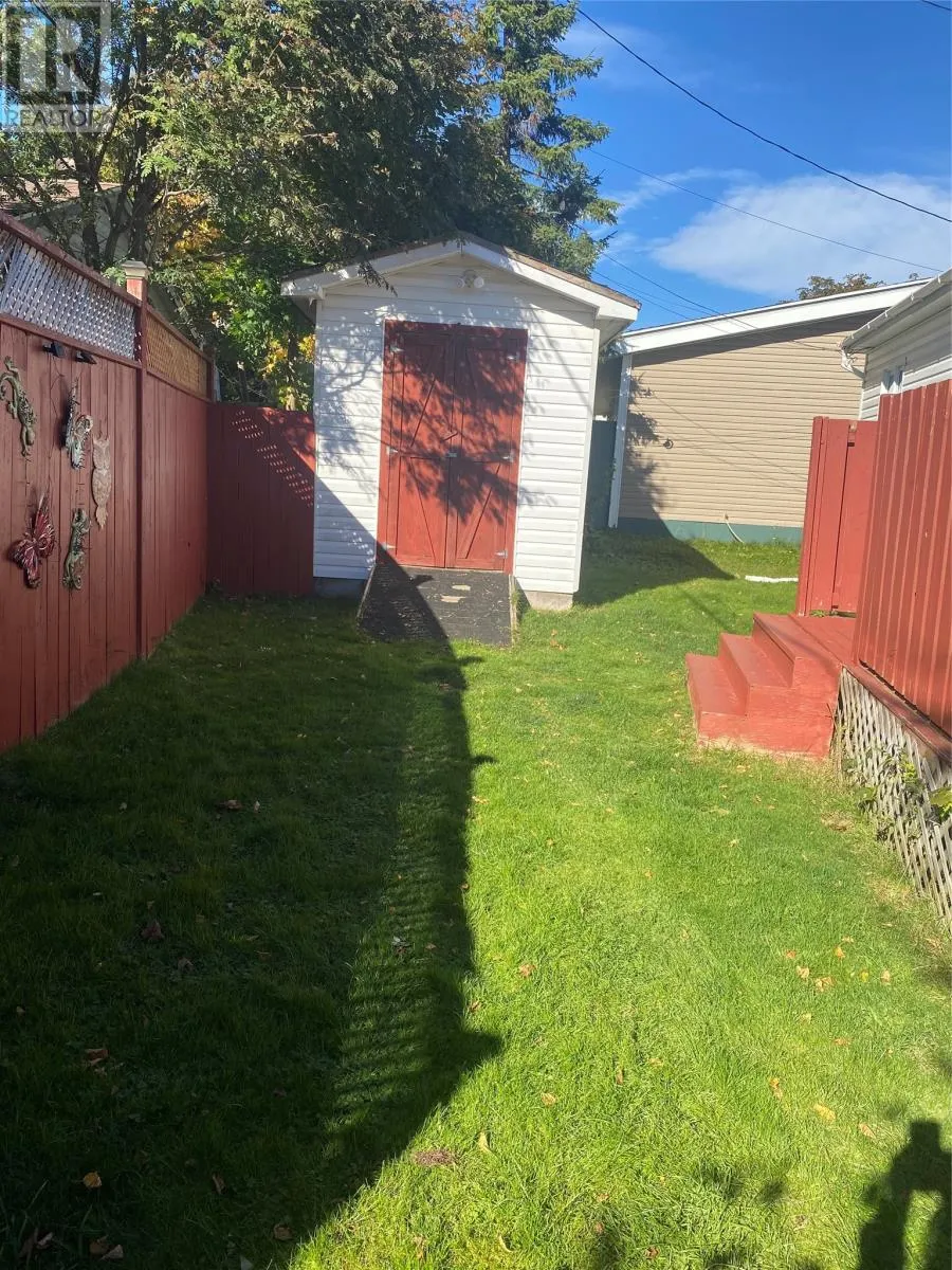 17 Hillcrest Drive