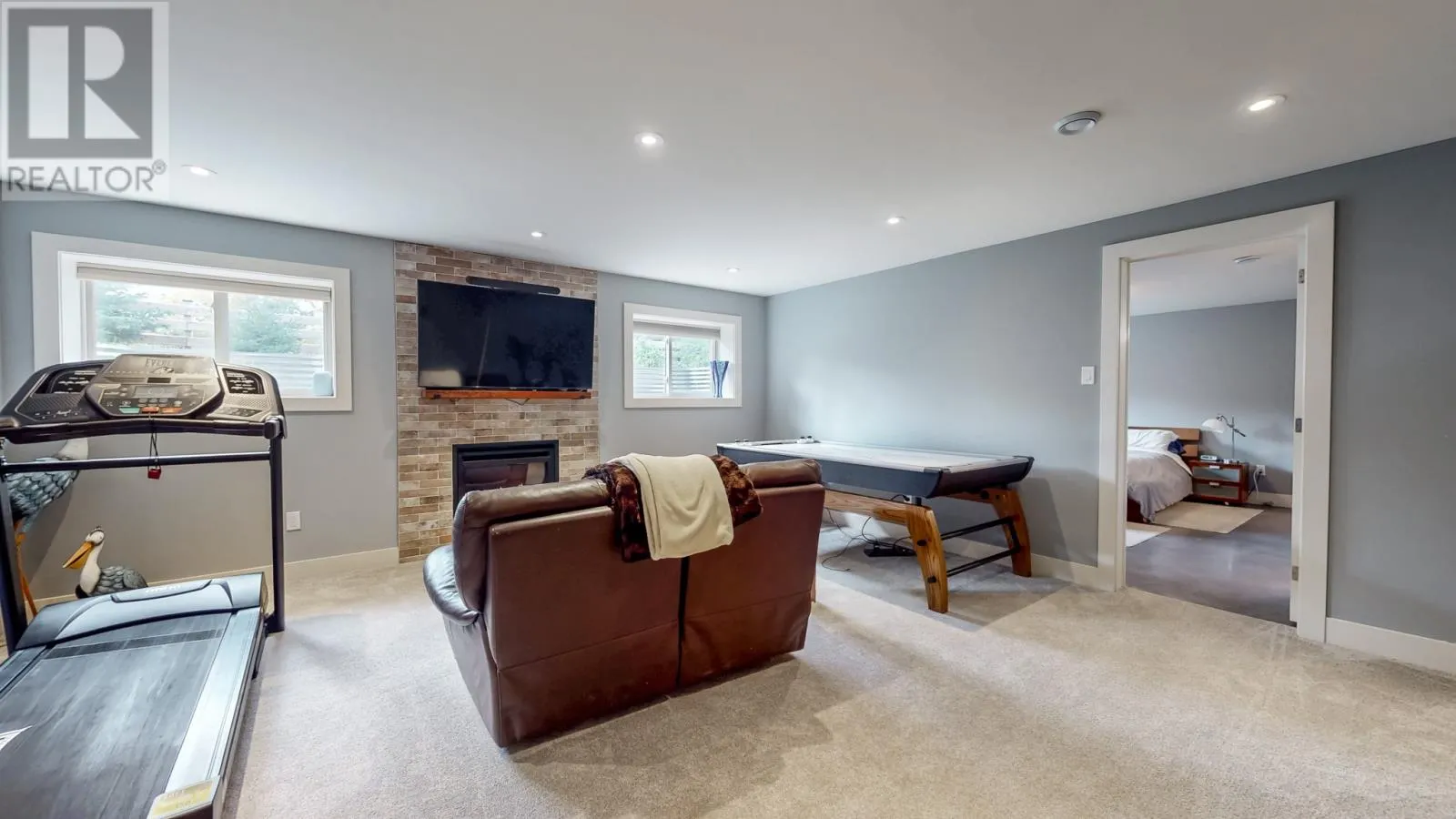 9 Middle Ledge Drive