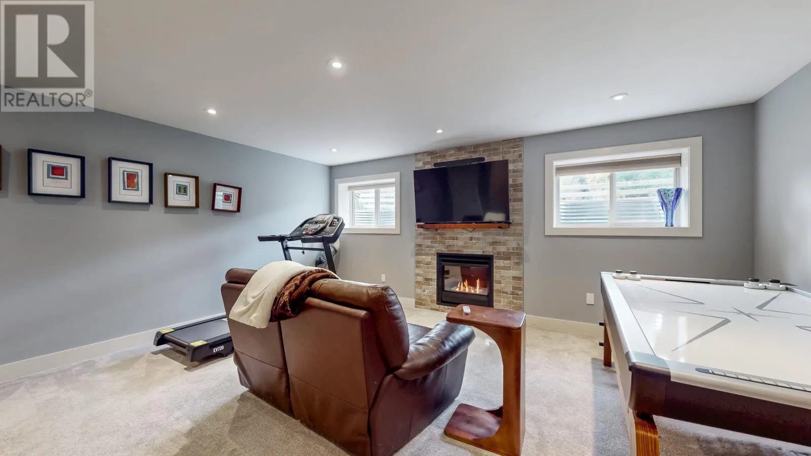 9 Middle Ledge Drive