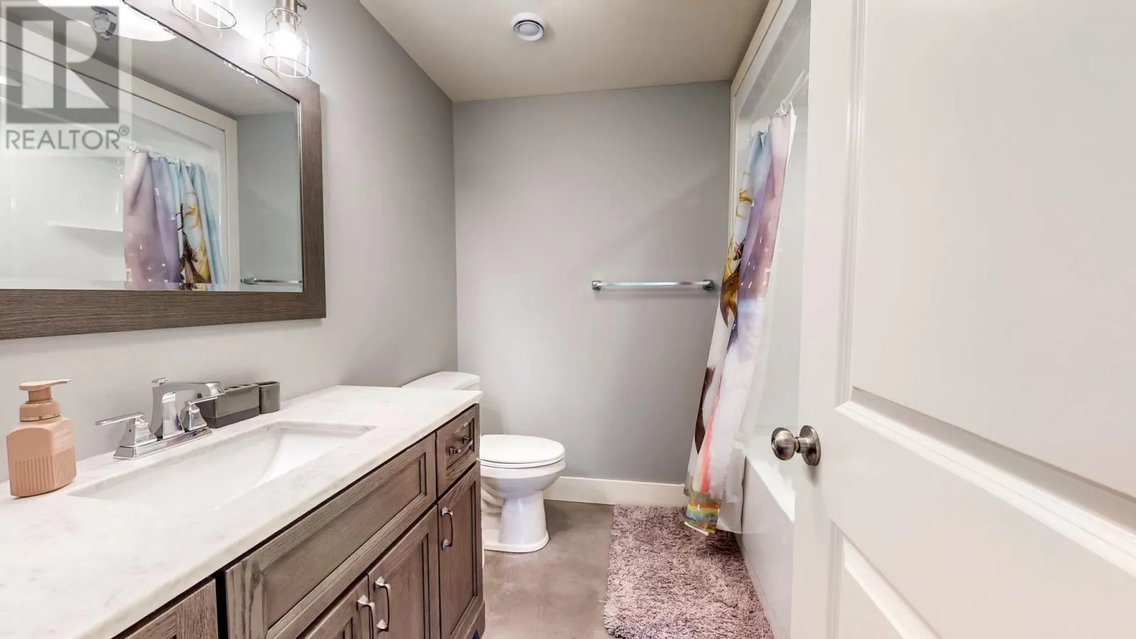 9 Middle Ledge Drive