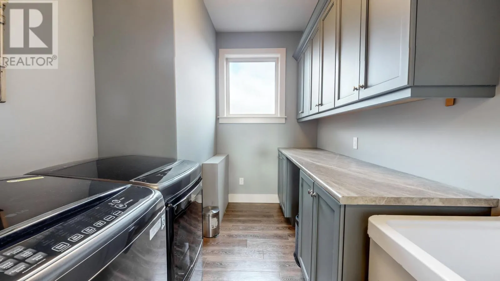 9 Middle Ledge Drive