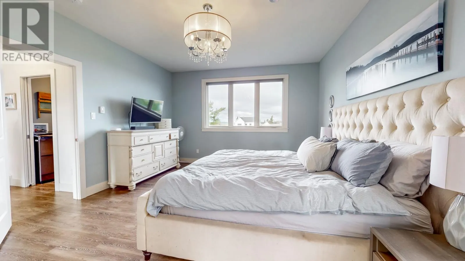 9 Middle Ledge Drive