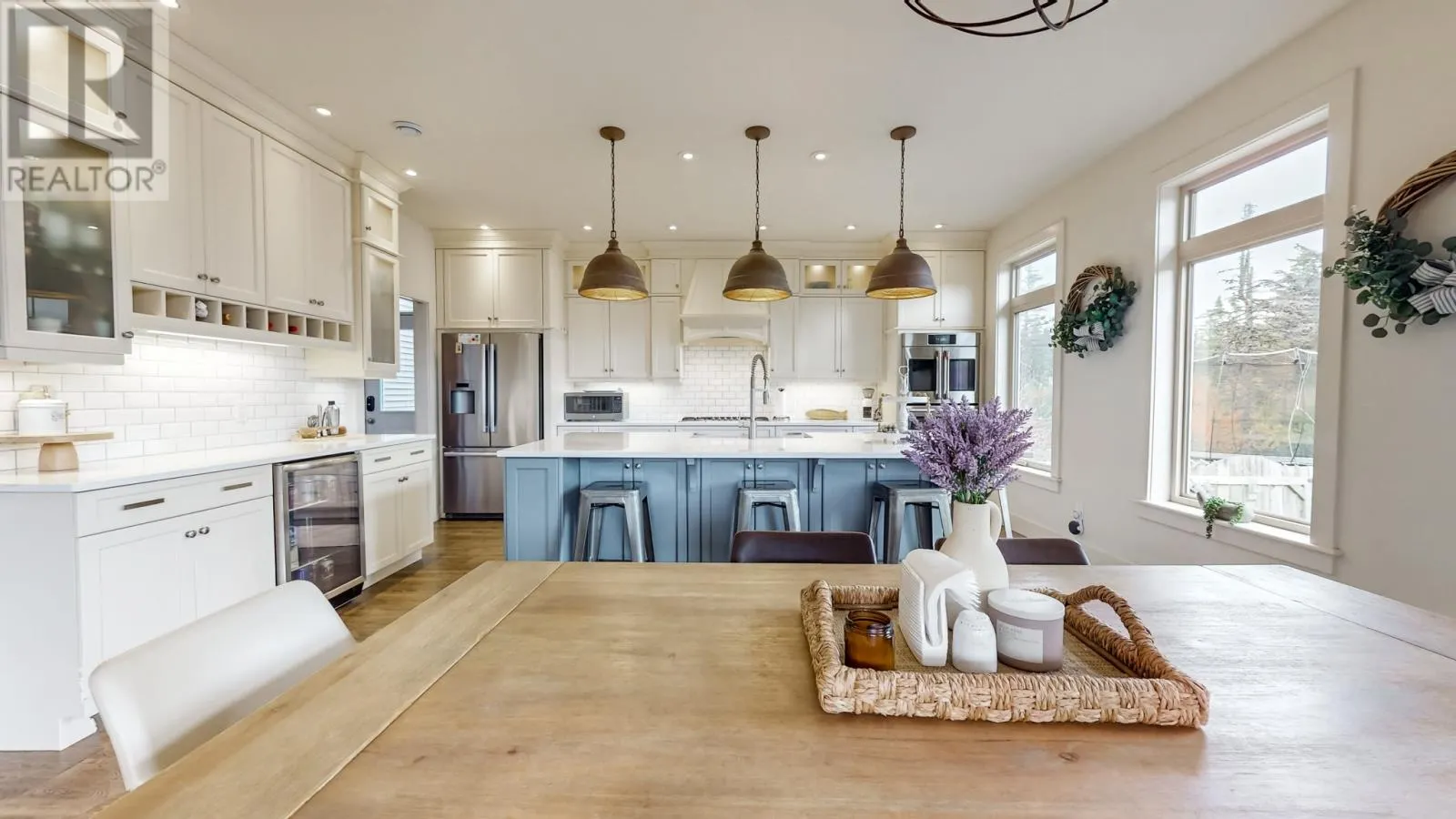 9 Middle Ledge Drive