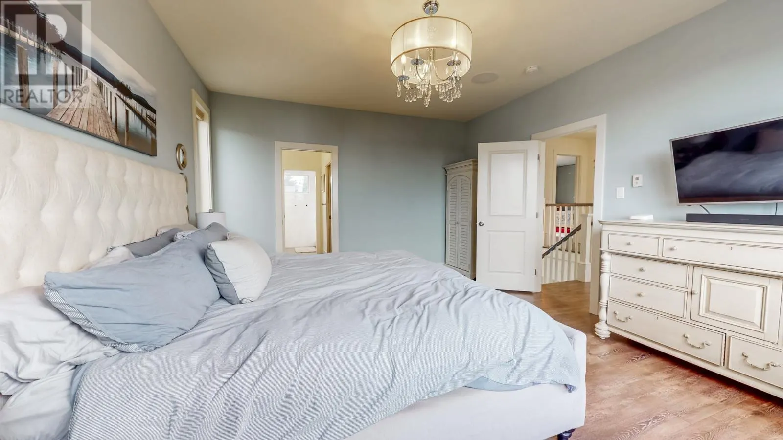 9 Middle Ledge Drive