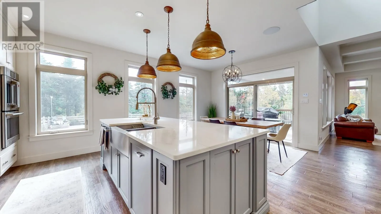 9 Middle Ledge Drive