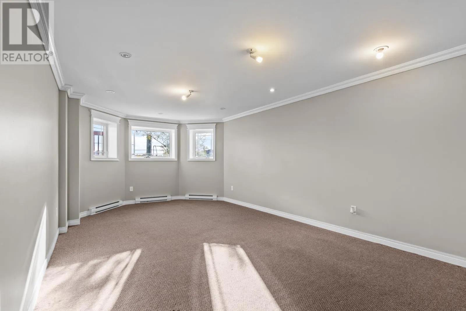 4 Lions Crescent