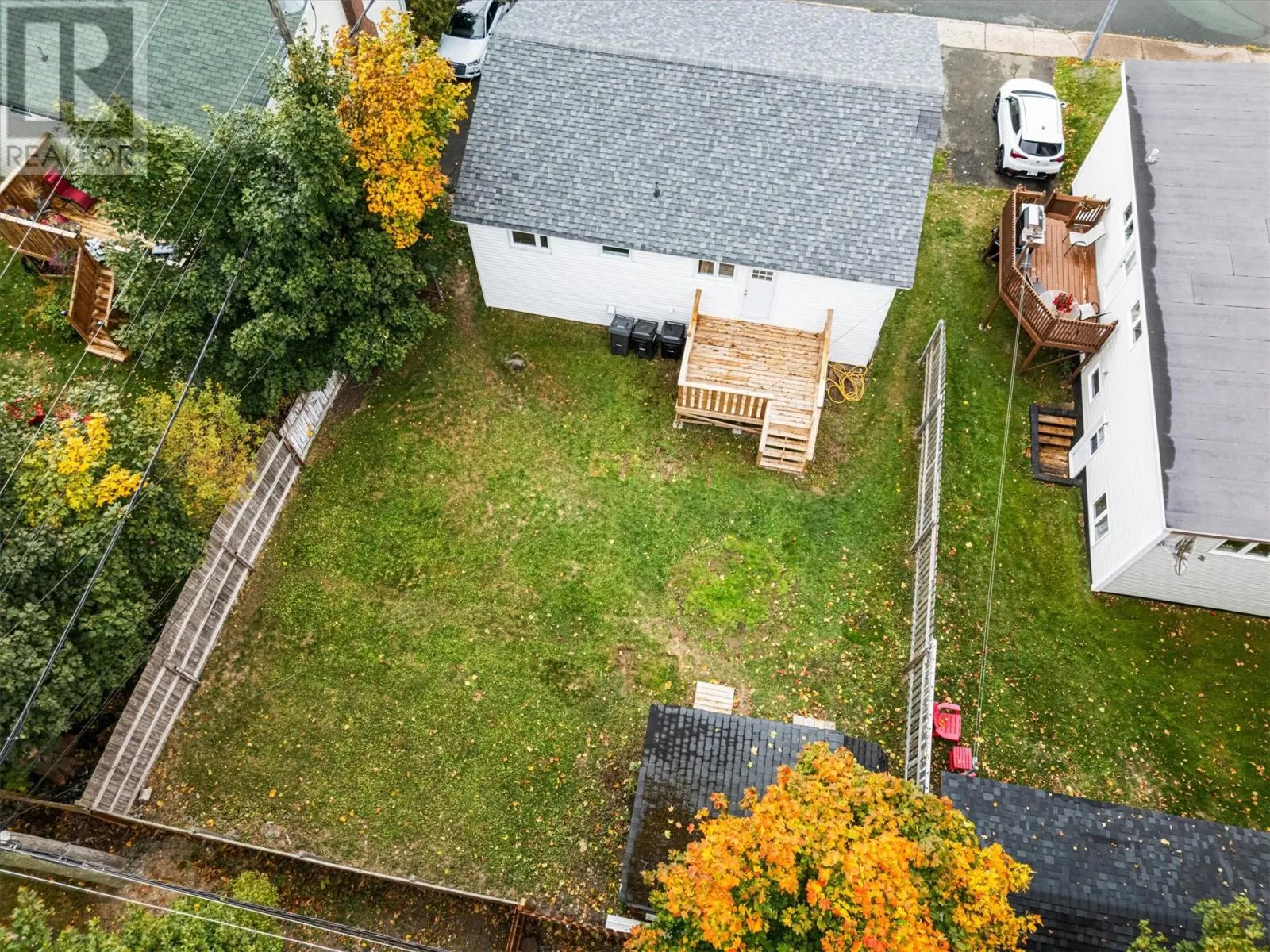 8 Lloyd Crescent