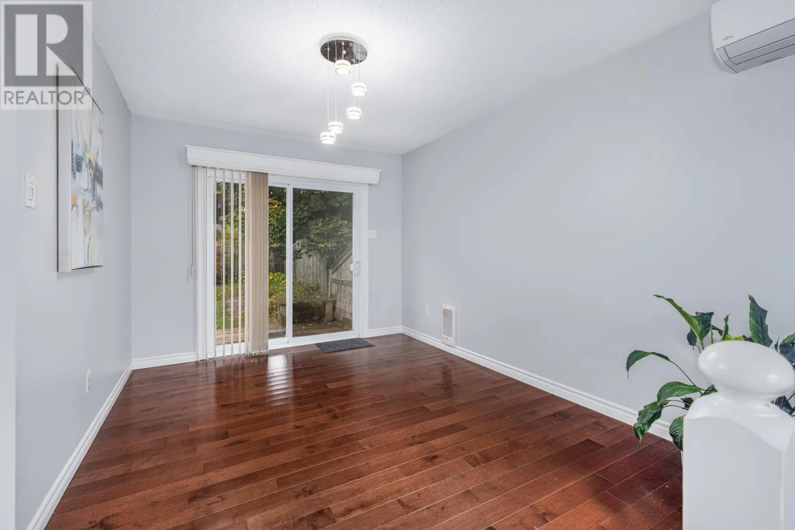 9 Tamarack Street