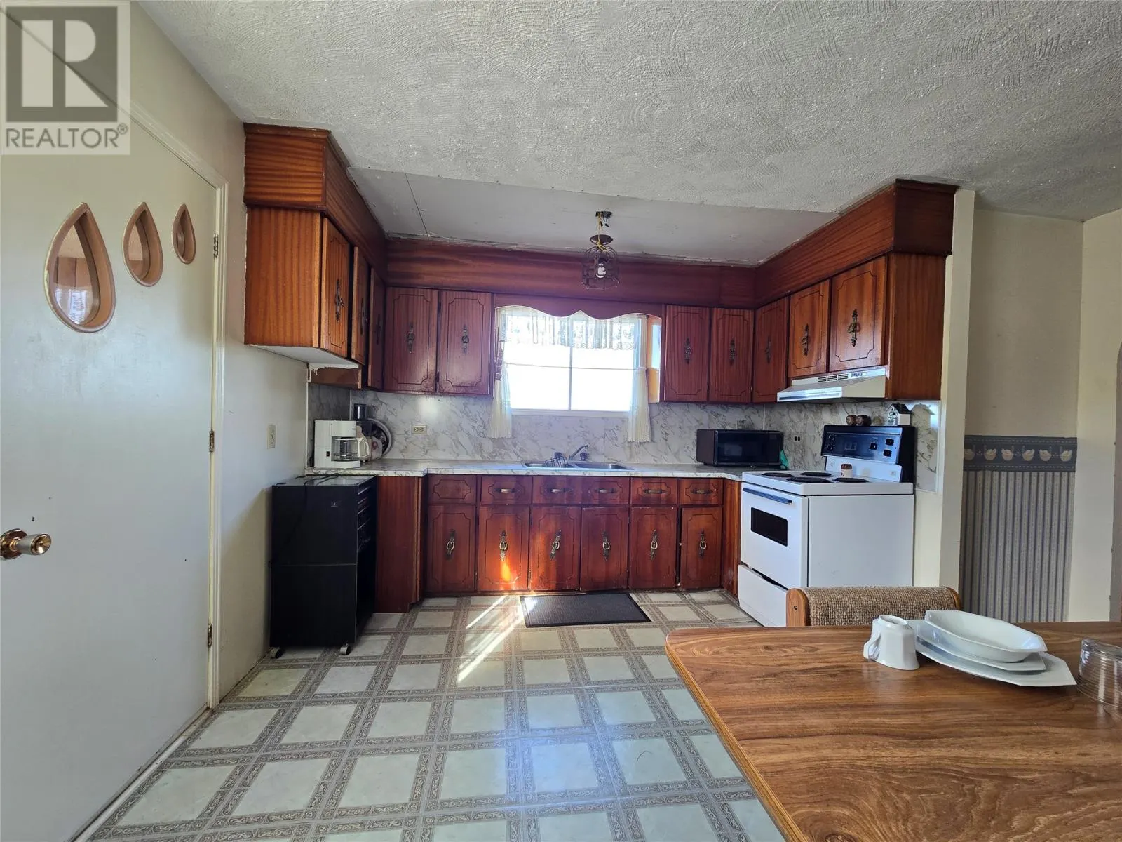 7 Aspen Cove Road