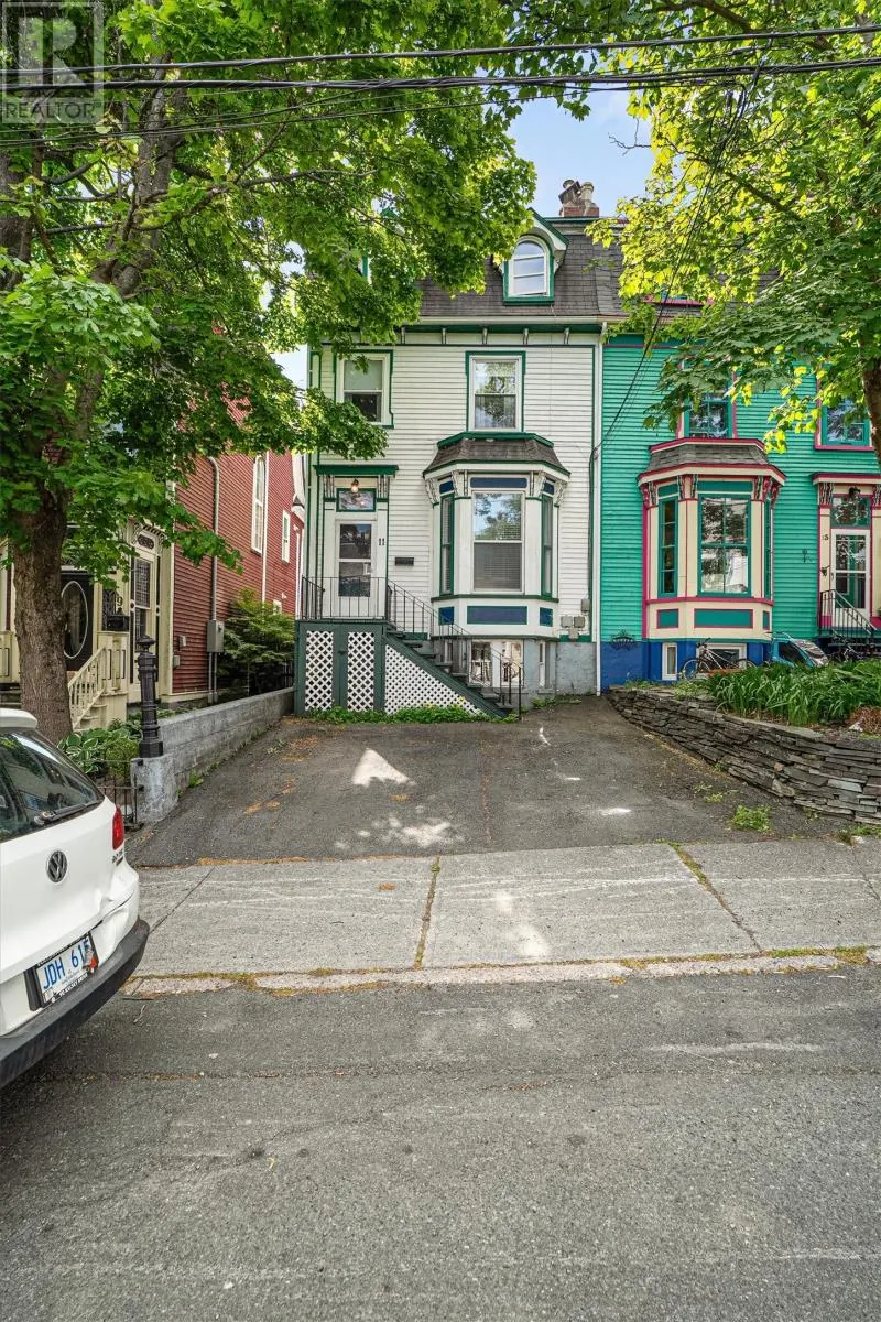 11 Maxse Street