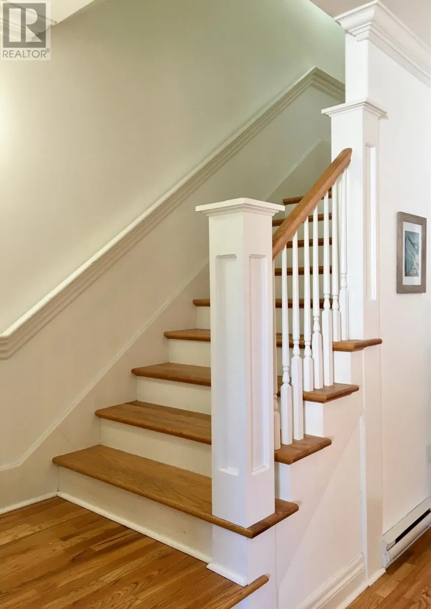 8 Howe Place