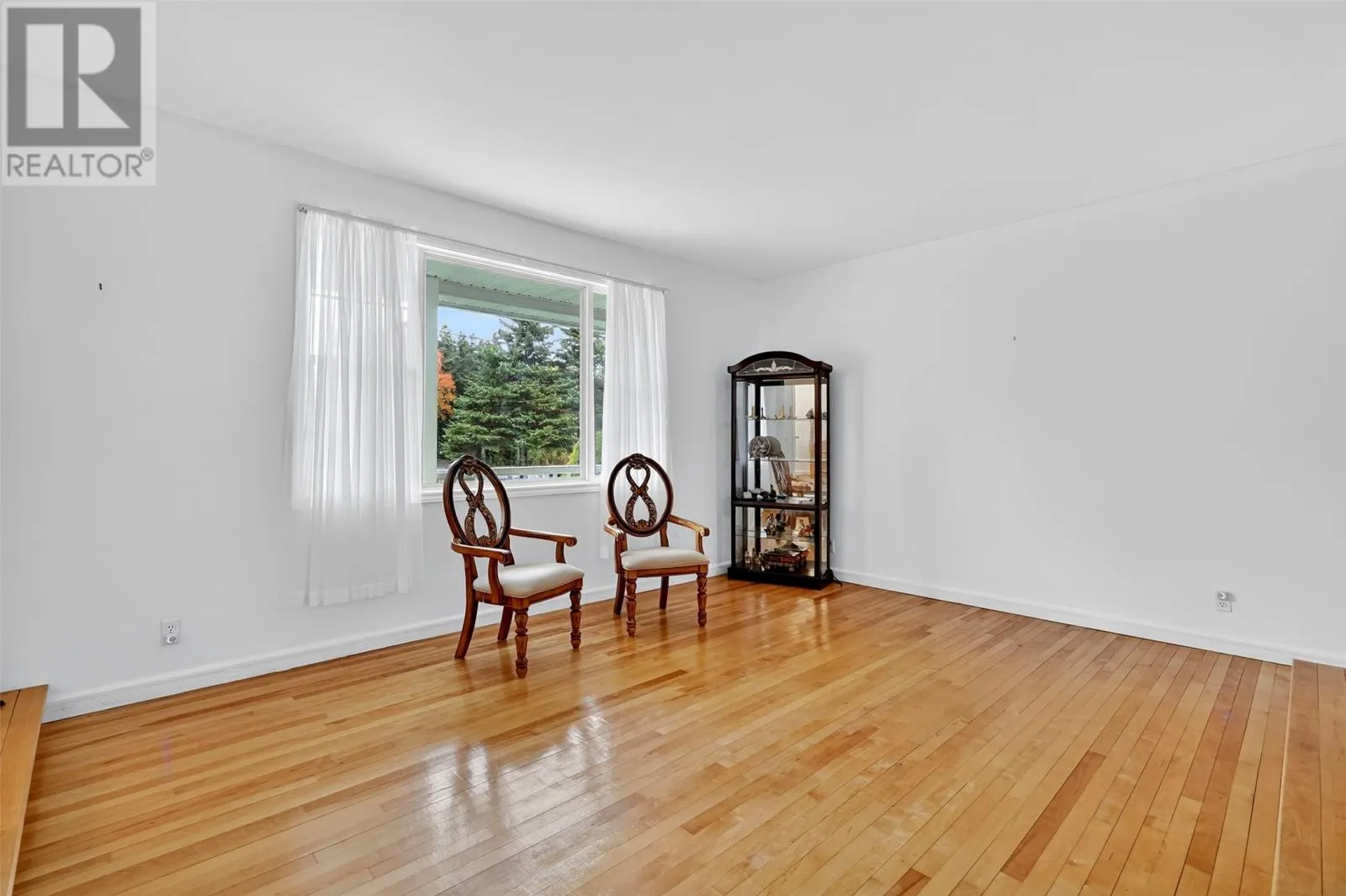69 Forest Road