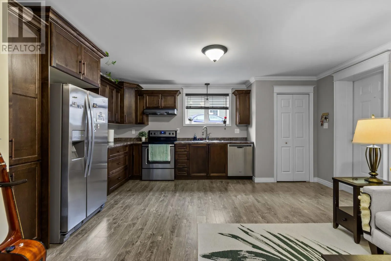 6 Ashlen Crescent
