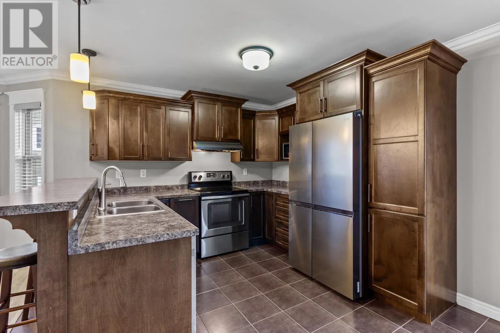 6 Ashlen Crescent