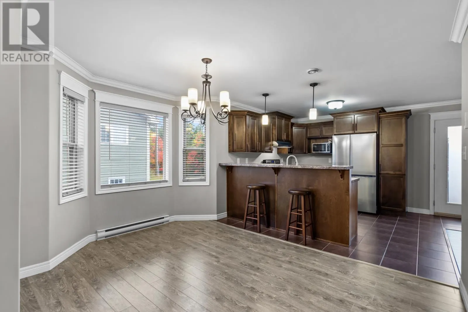 6 Ashlen Crescent