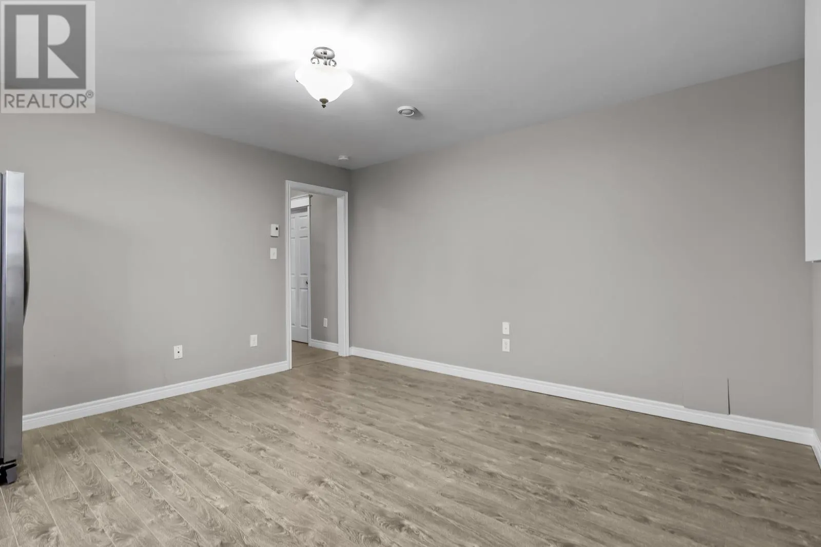 6 Ashlen Crescent