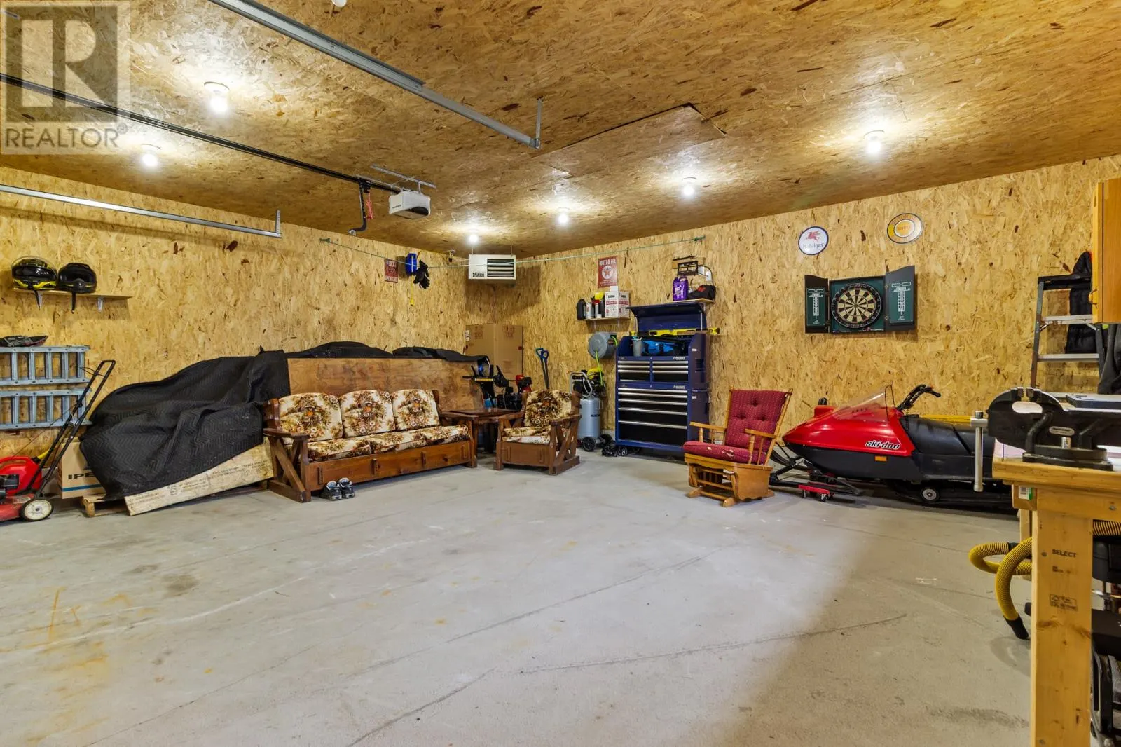 6 Ashlen Crescent